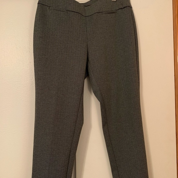 Kasper Pants & Jumpsuits Kasper Size 8 Petite Pants Never Been Worn